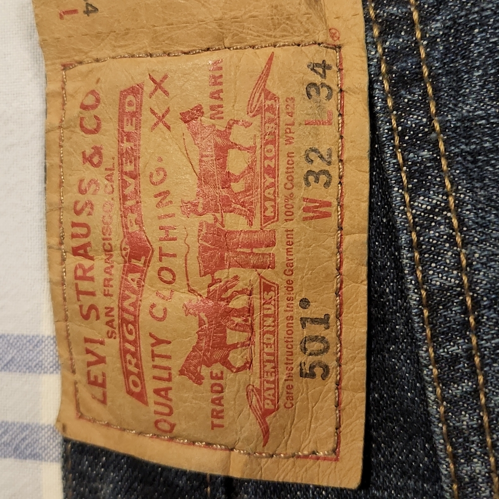 Levi's 501 Dark 32x34 Button Fly Jeans